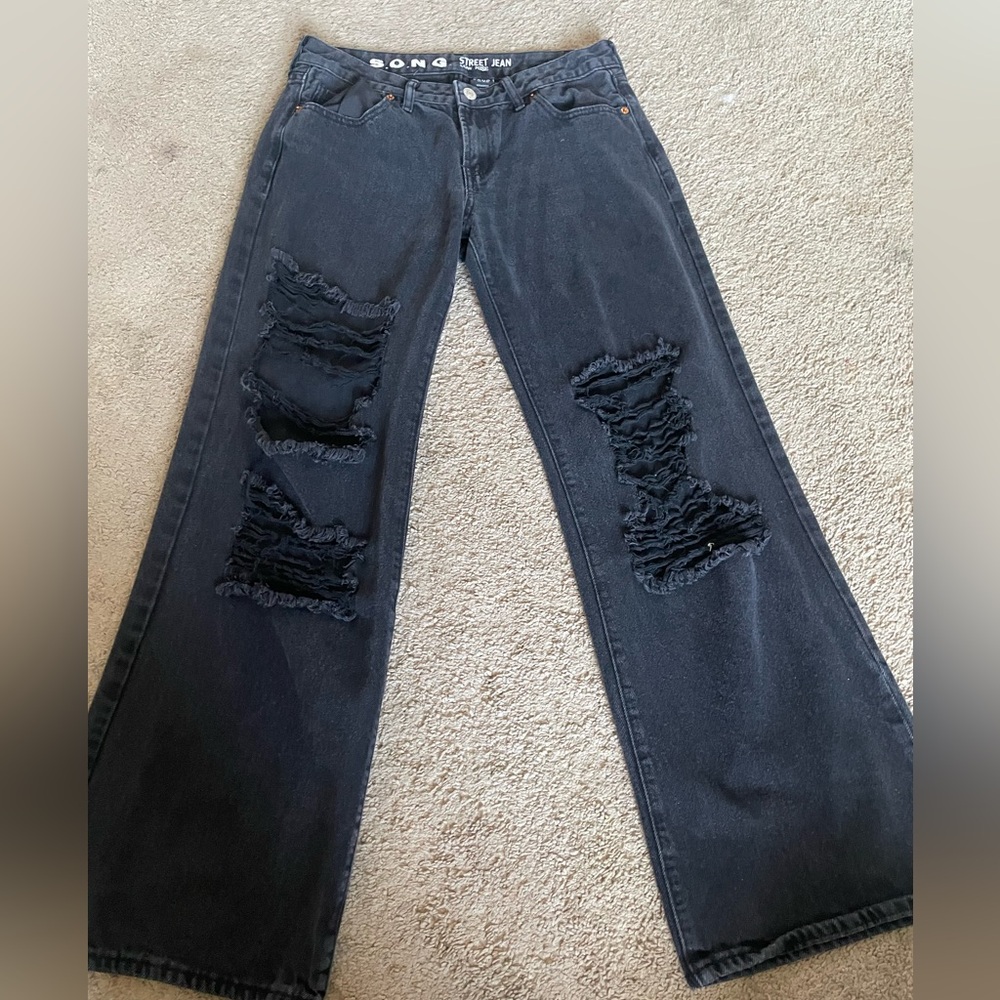 BLACK SIZE 7 low rise black jeans